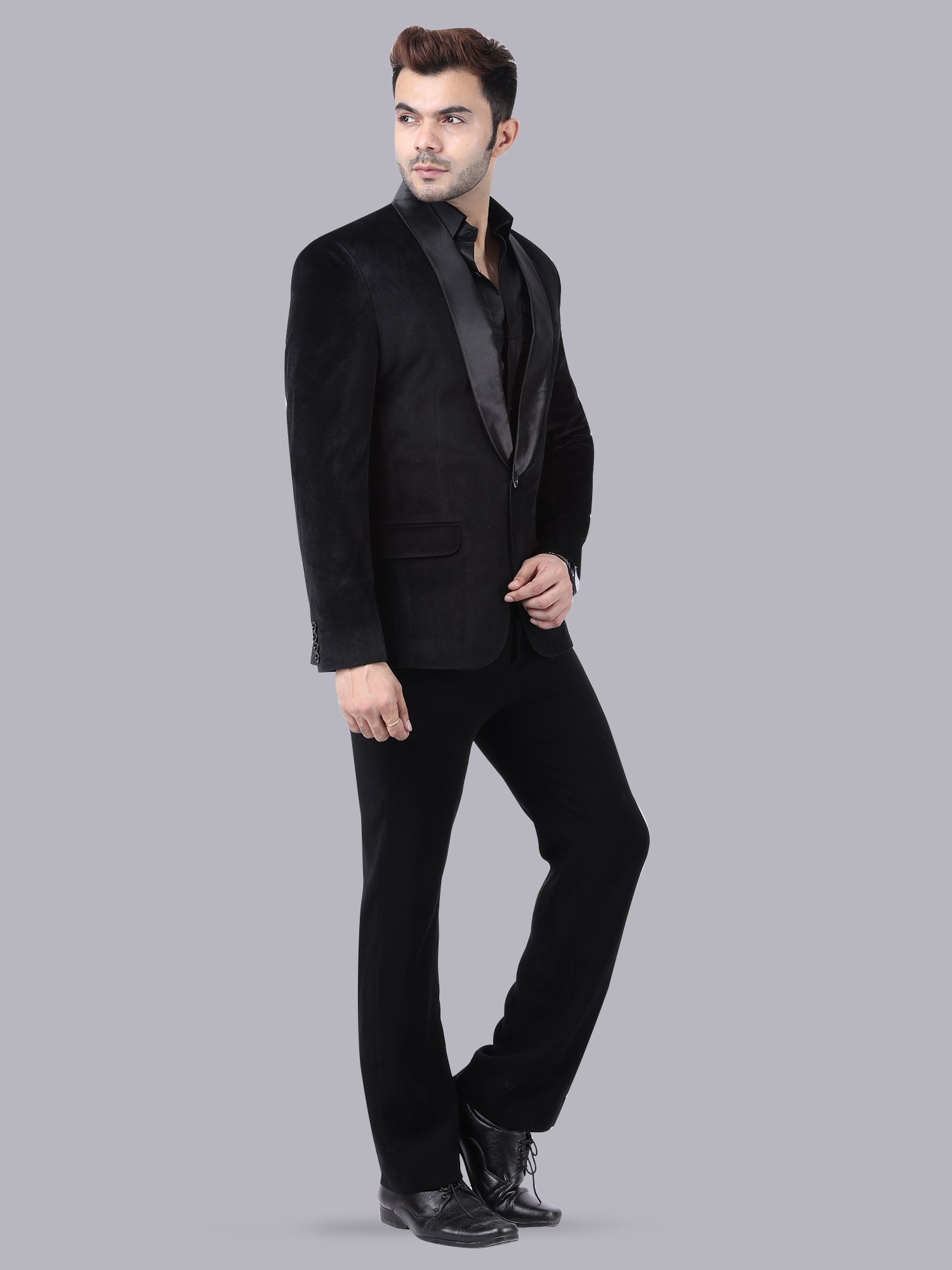 Velvet Noir – Luxury Black Tuxedo Se